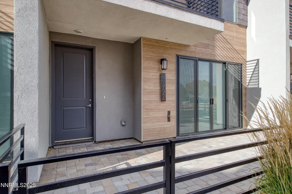 2562 River Hatchling Reno NV 89503