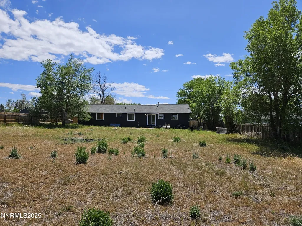1312 Jobs Peak Gardnerville NV 89460