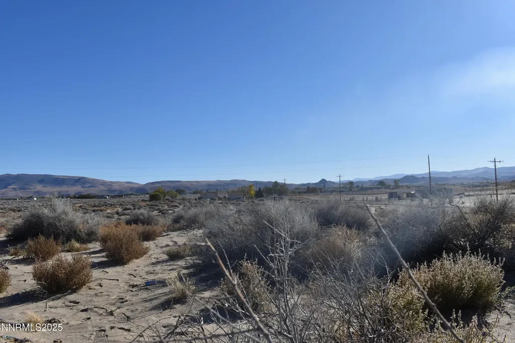 3040 6th Silver Springs NV 89429