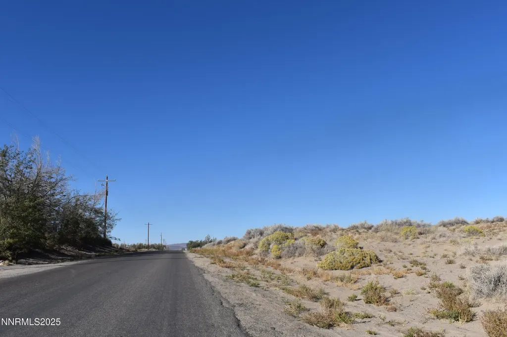 3040 6th Silver Springs NV 89429