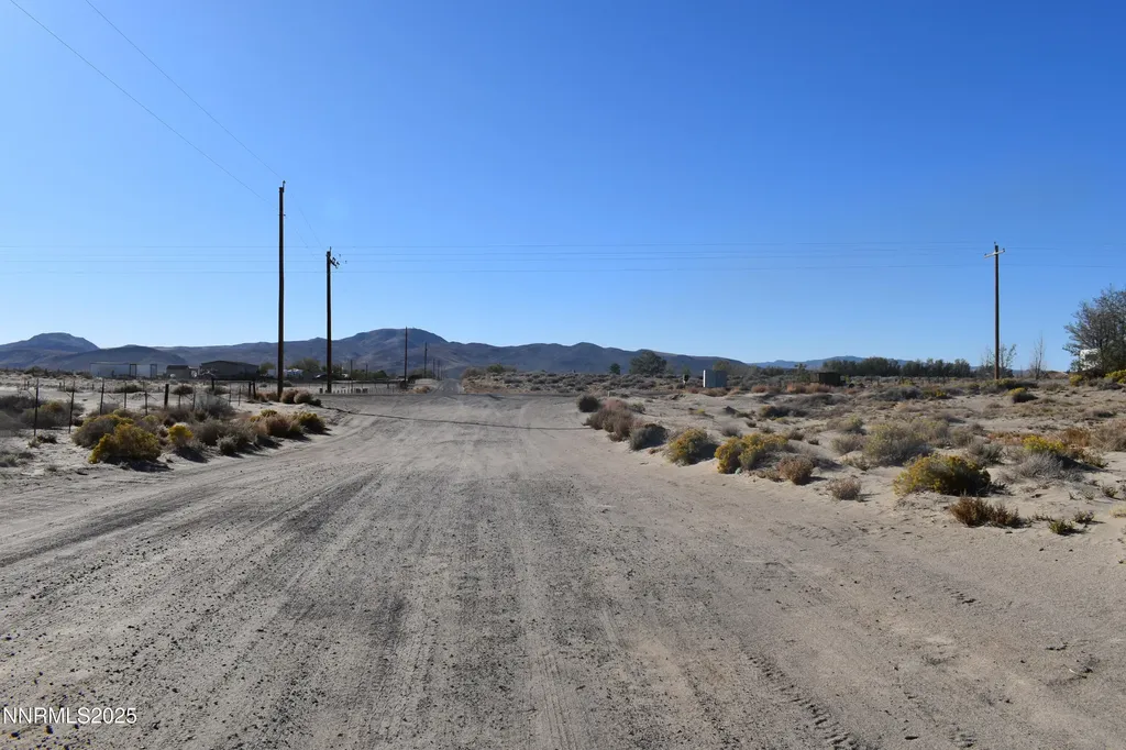3040 6th Silver Springs NV 89429