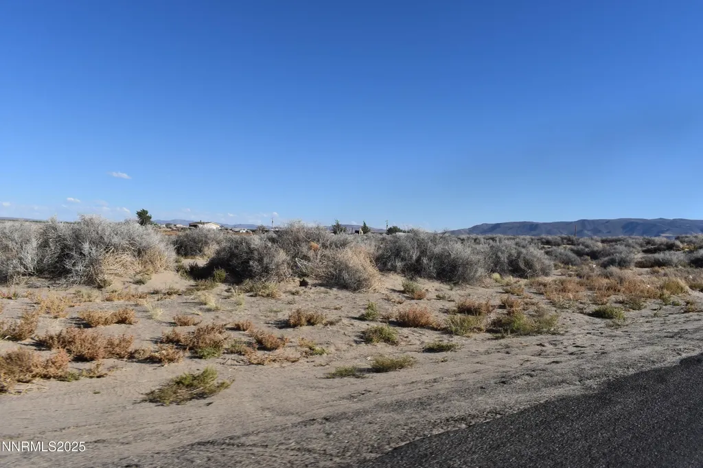 3040 6th Silver Springs NV 89429
