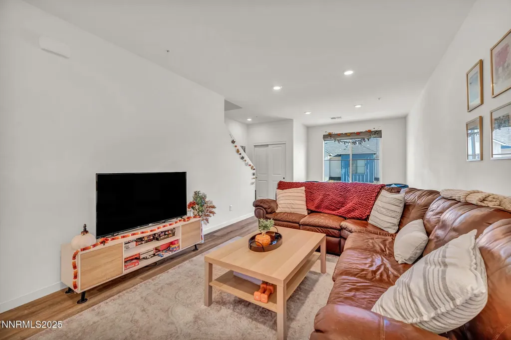 585 Logan Jacob Reno NV 89503