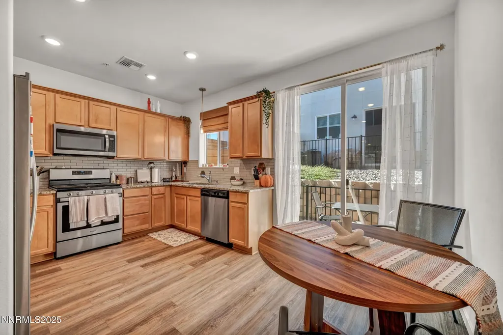 585 Logan Jacob Reno NV 89503