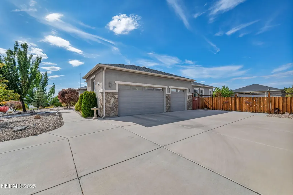 415 Sunset Springs Sparks NV 89441