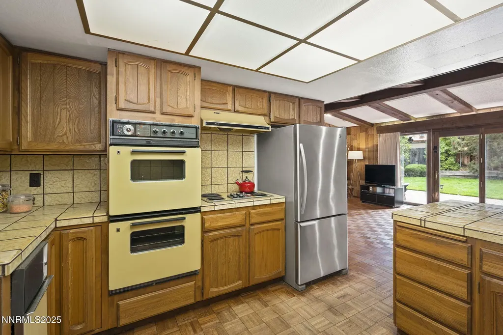 2240 Plumb Reno NV 89509
