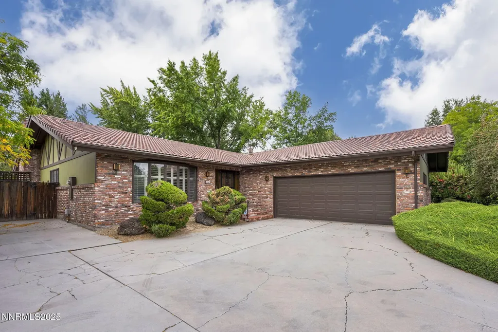 2240 Plumb Reno NV 89509