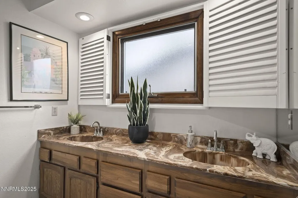 2240 Plumb Reno NV 89509