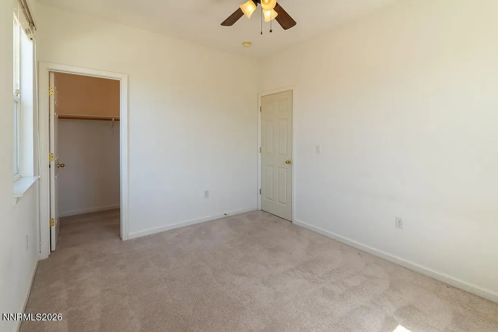 932 Lakeview Dayton NV 89403