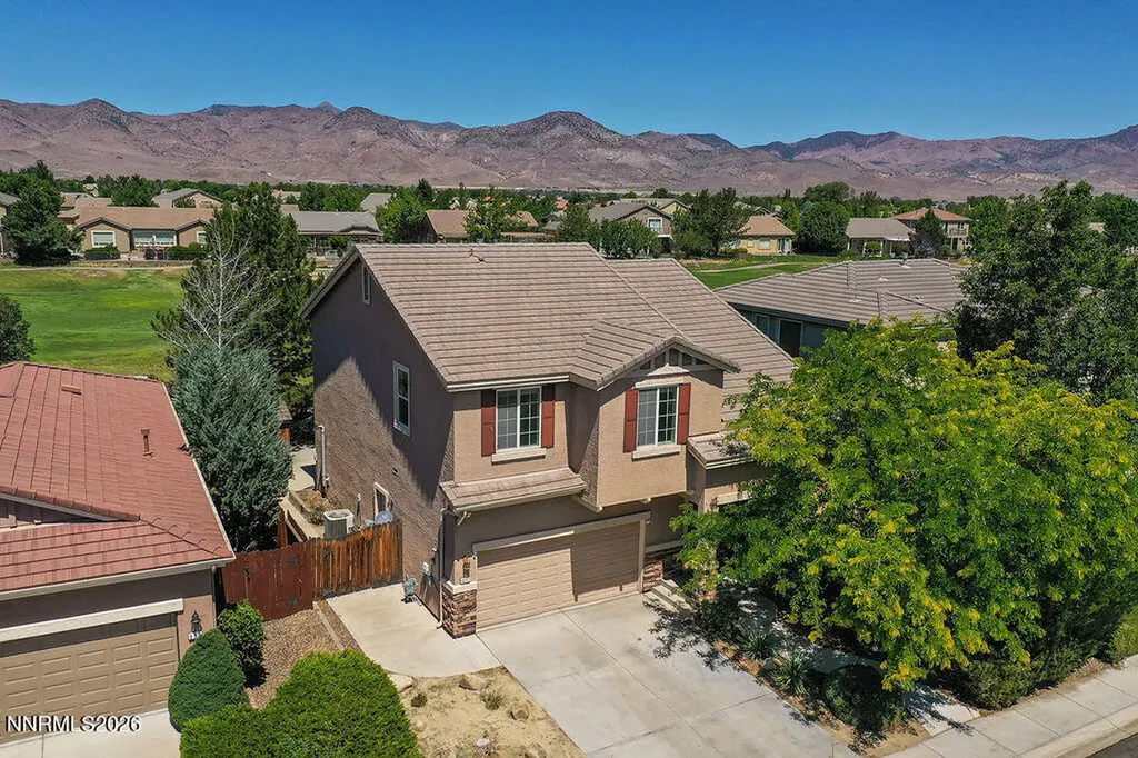 932 Lakeview Dayton NV 89403