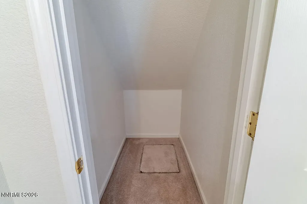932 Lakeview Dayton NV 89403
