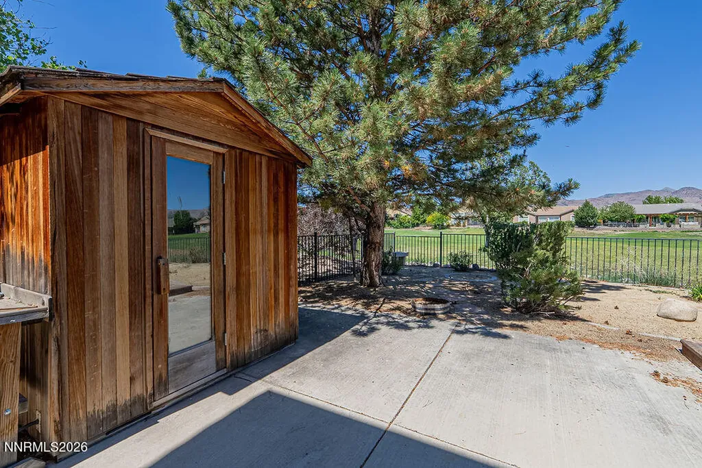 932 Lakeview Dayton NV 89403