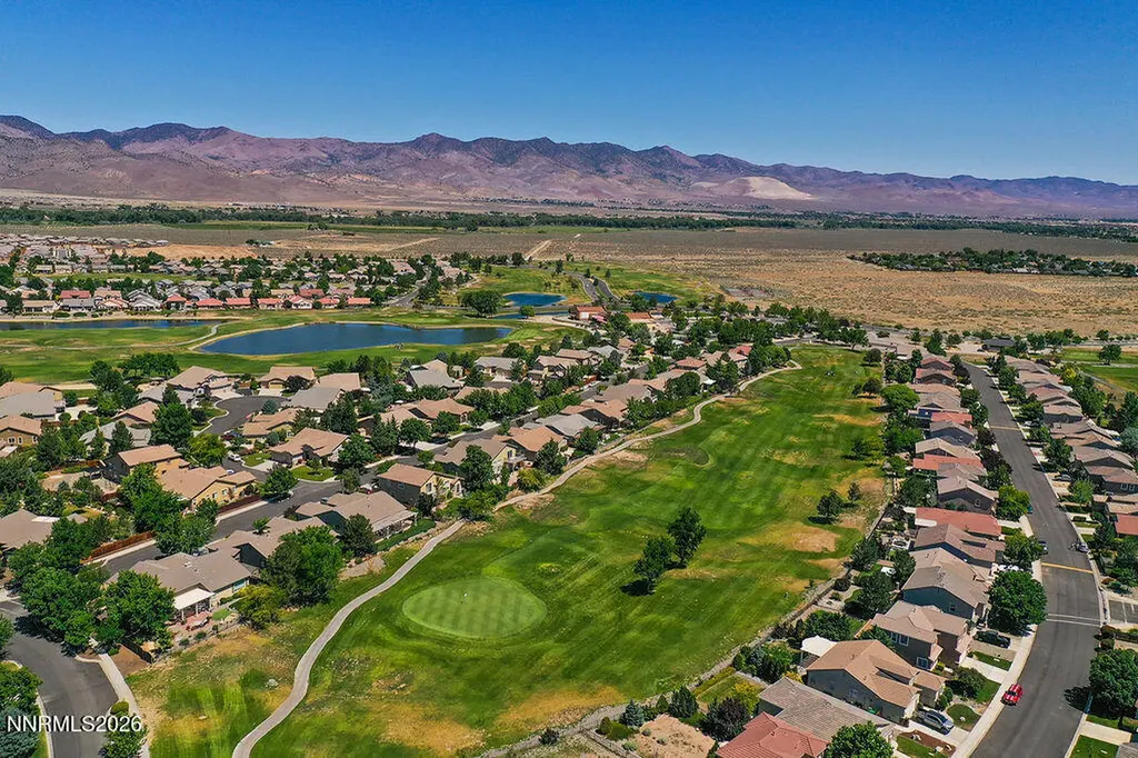 932 Lakeview Dayton NV 89403