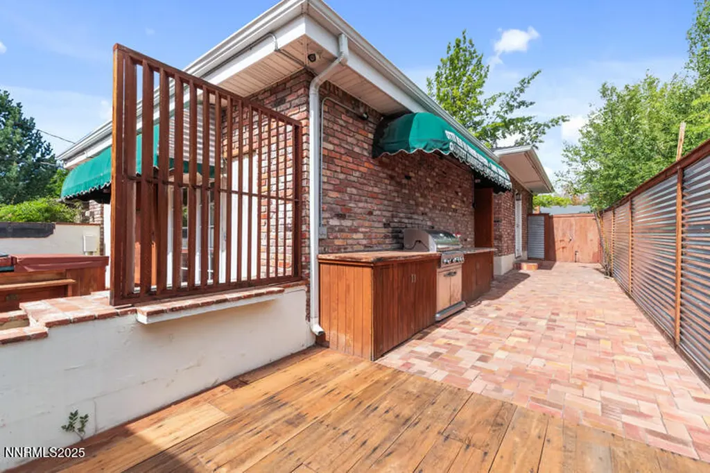 850 11th Reno NV 89503
