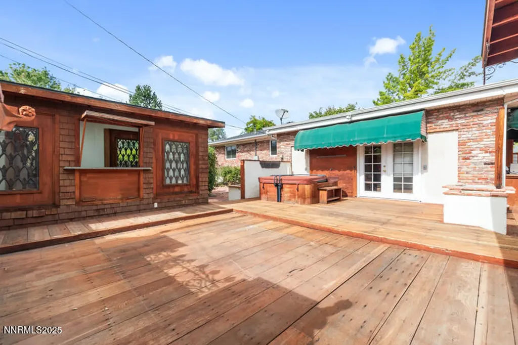 850 11th Reno NV 89503