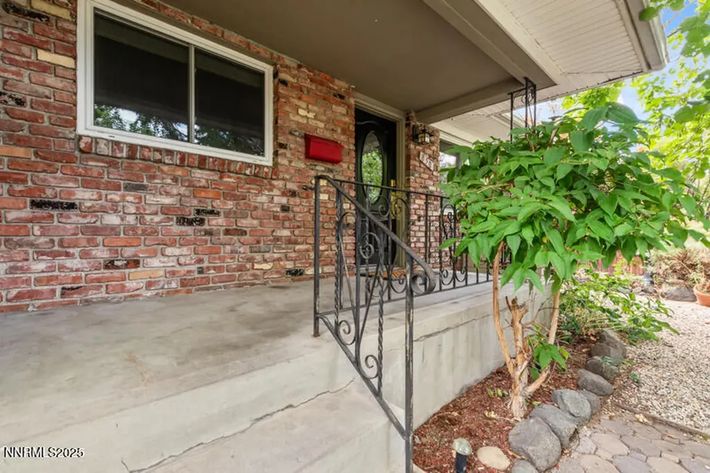 850 11th Reno NV 89503
