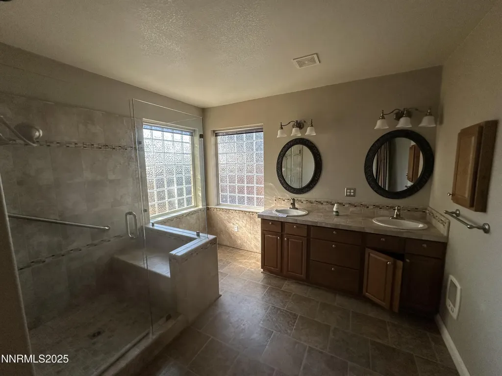 1458 Cardiff Gardnerville NV 89410