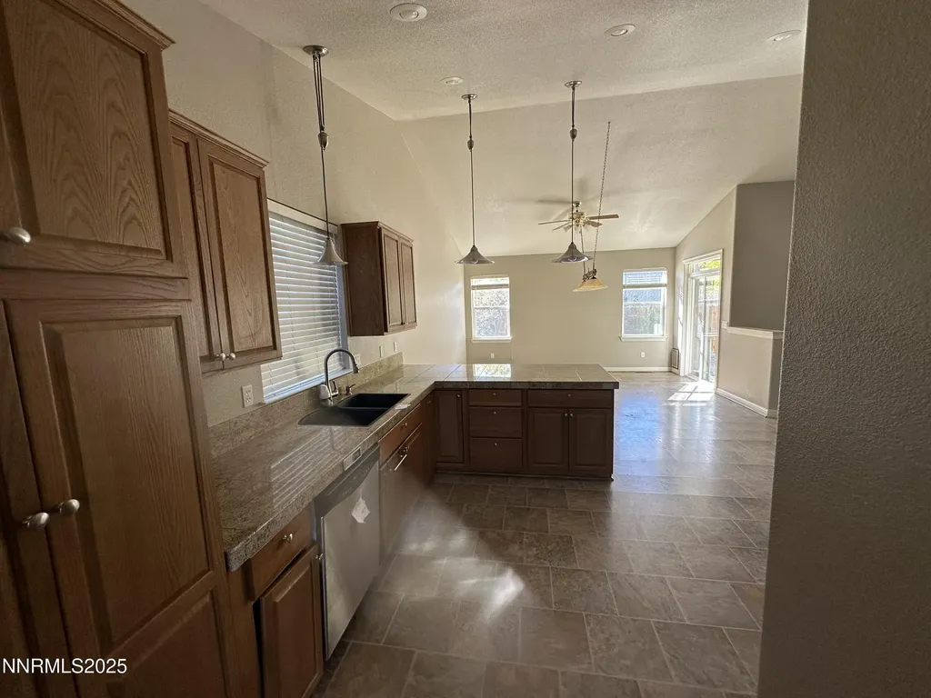 1458 Cardiff Gardnerville NV 89410