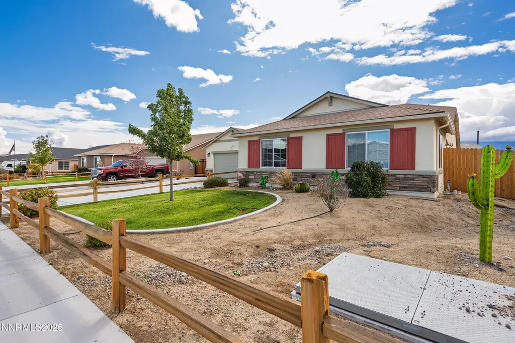 221 Snow Dayton NV 89403