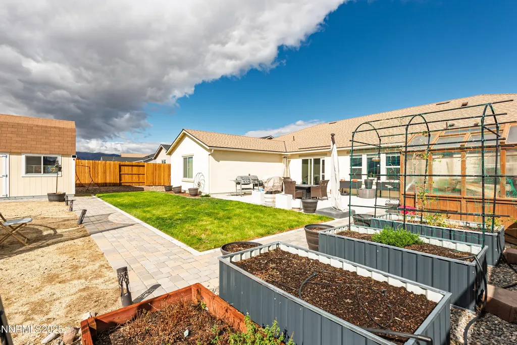 221 Snow Dayton NV 89403