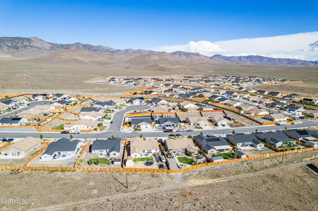221 Snow Dayton NV 89403