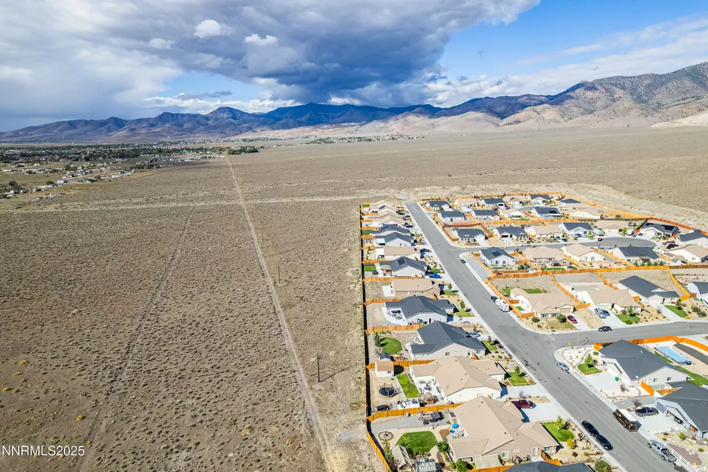 221 Snow Dayton NV 89403