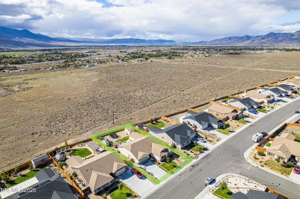 221 Snow Dayton NV 89403