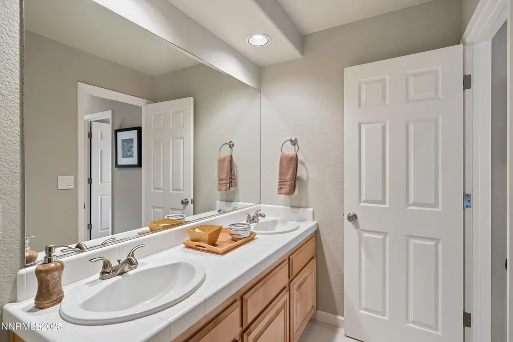 5018 Albuquerque Reno NV 89511