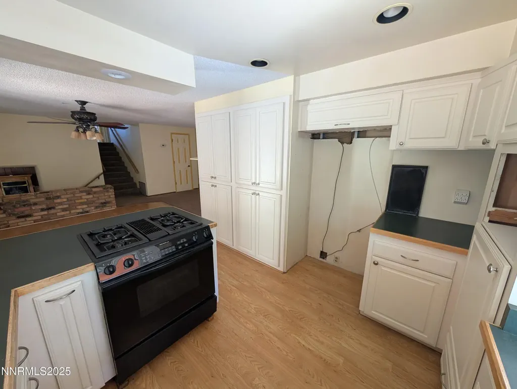 1402 La Loma Carson City NV 89701