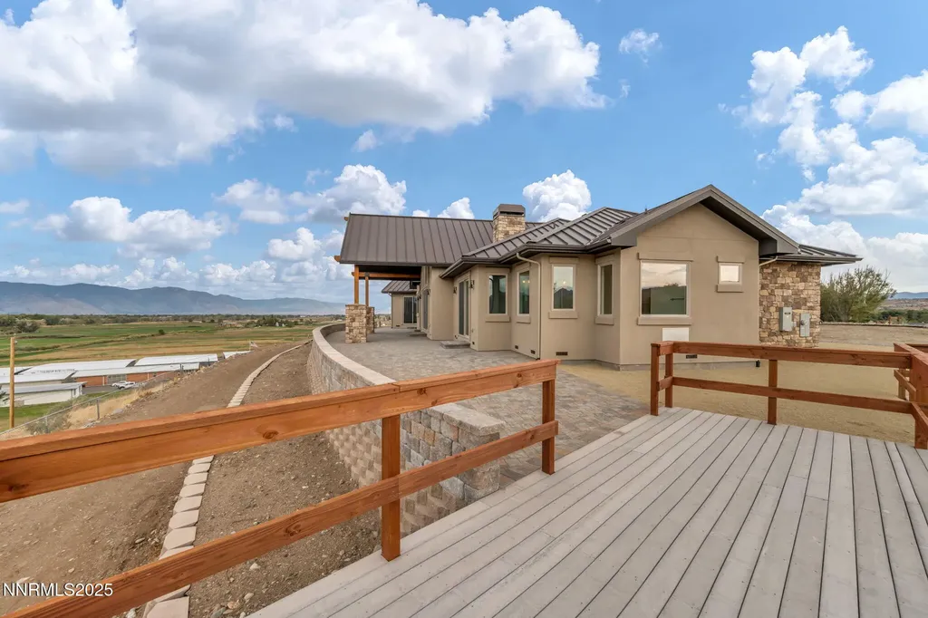 656 Stones Throw Gardnerville NV 89410