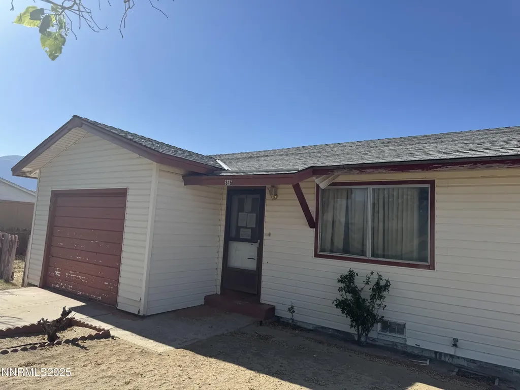 315 Pine Hawthorne NV 89415