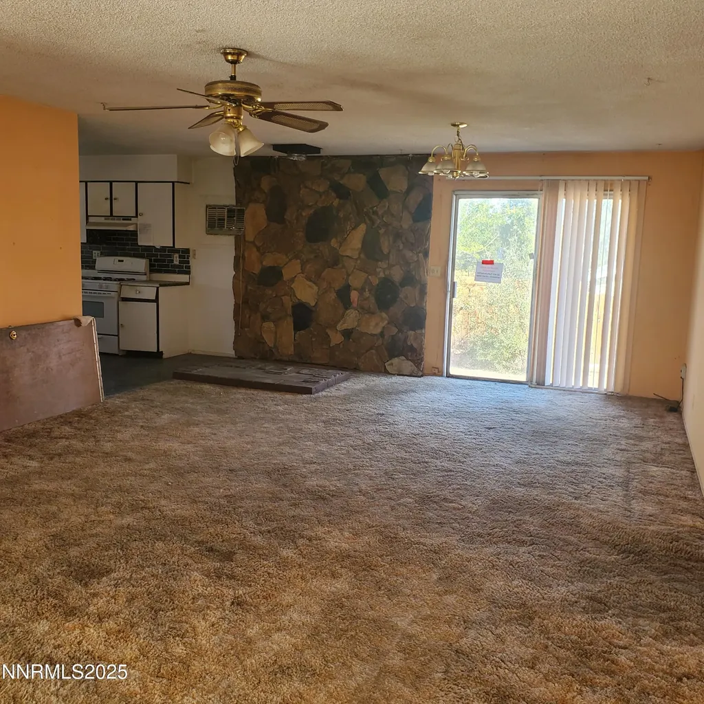 315 Pine Hawthorne NV 89415