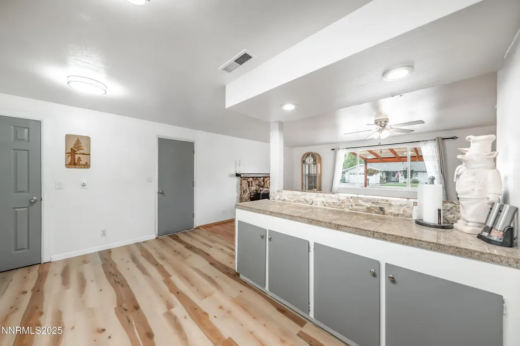 1193 Manhattan Gardnerville NV 89460