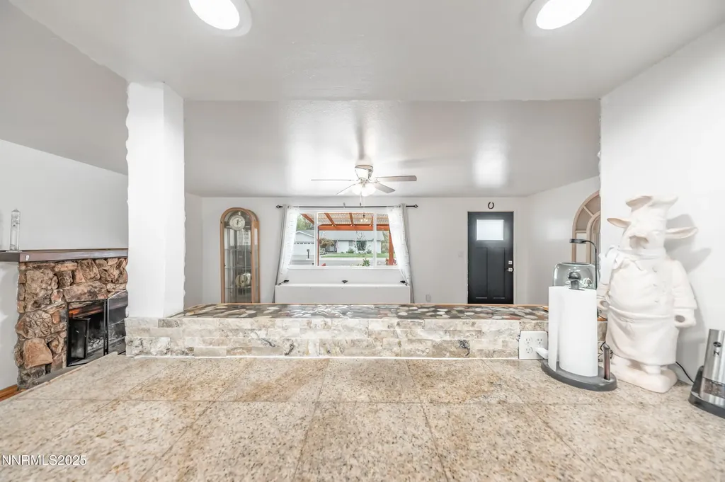 1193 Manhattan Gardnerville NV 89460