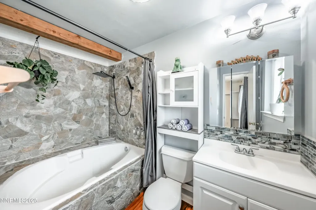 1193 Manhattan Gardnerville NV 89460