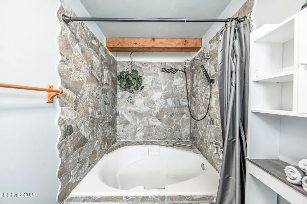 1193 Manhattan Gardnerville NV 89460
