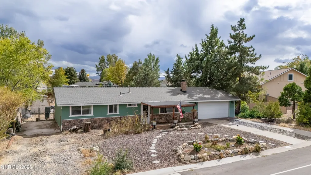 1193 Manhattan Gardnerville NV 89460