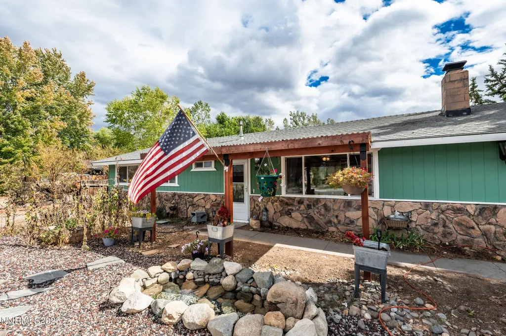 1193 Manhattan Gardnerville NV 89460