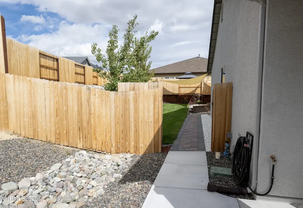 11043 Athabasca Reno NV 89506