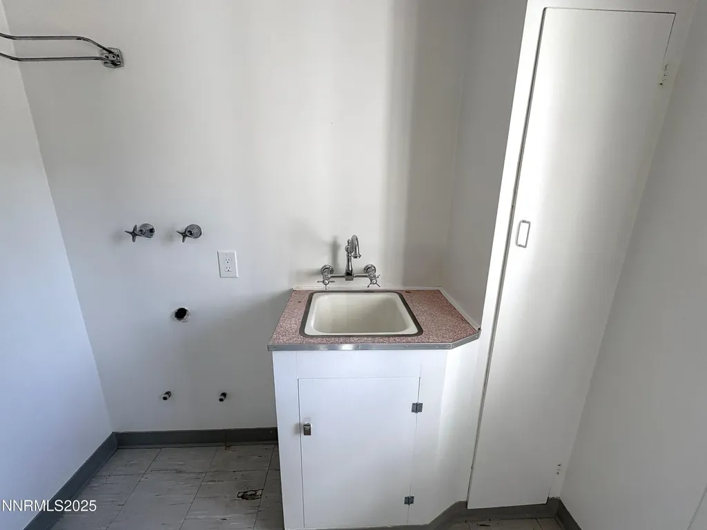 230 Glenmanor Reno NV 89509