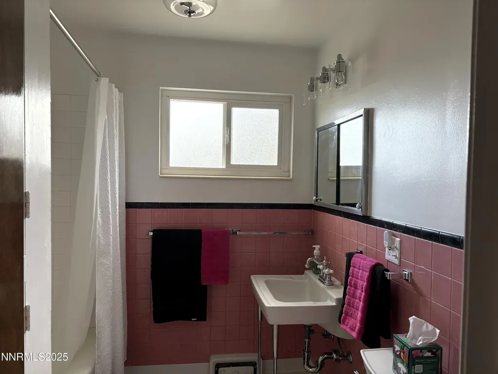 230 Glenmanor Reno NV 89509