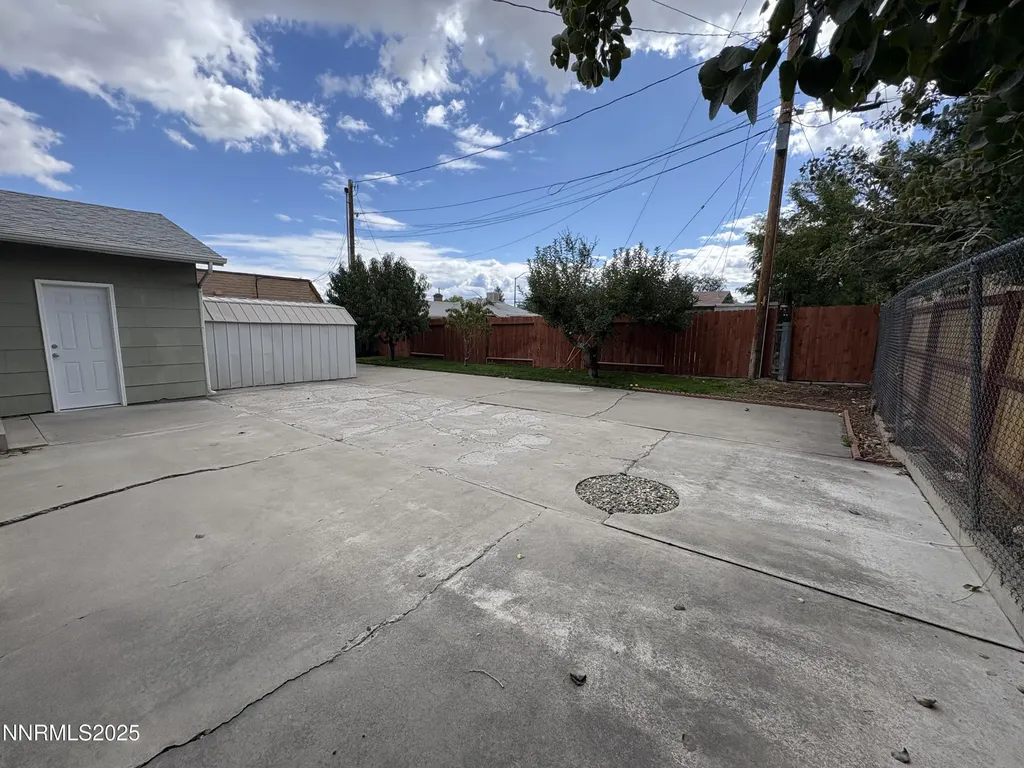 230 Glenmanor Reno NV 89509
