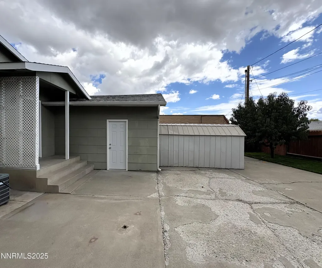 230 Glenmanor Reno NV 89509