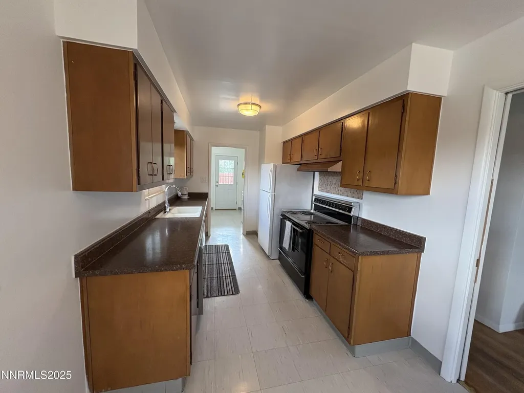 230 Glenmanor Reno NV 89509
