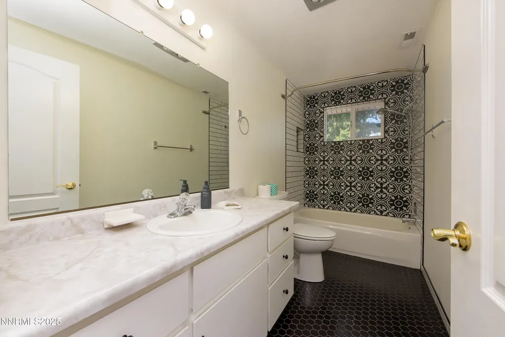 1494 Hussman Gardnerville NV 89410