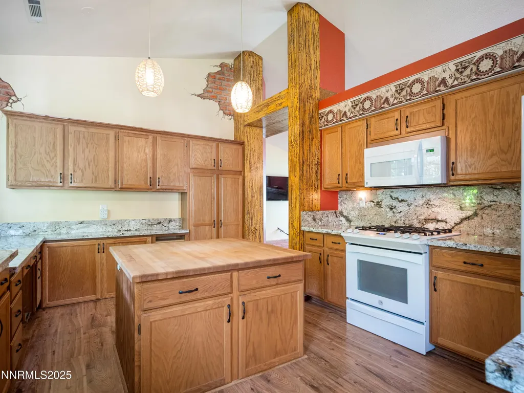 1775 Linden Minden NV 89423