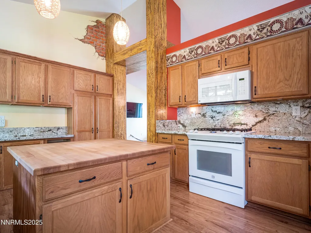 1775 Linden Minden NV 89423