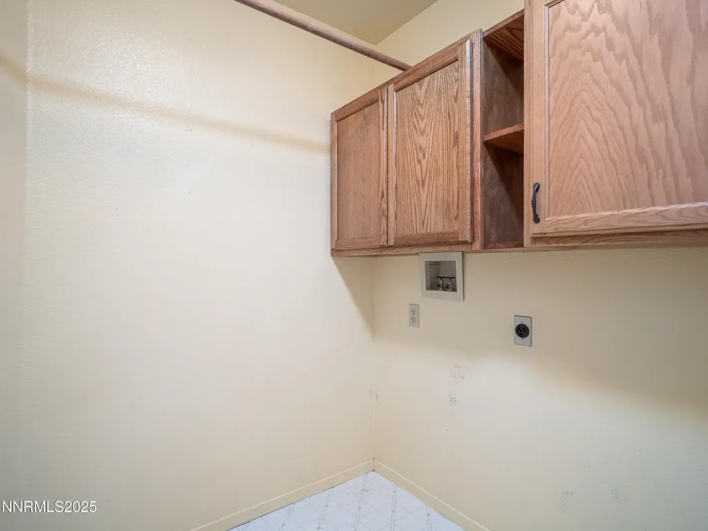 1775 Linden Minden NV 89423