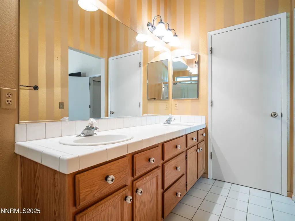 1775 Linden Minden NV 89423