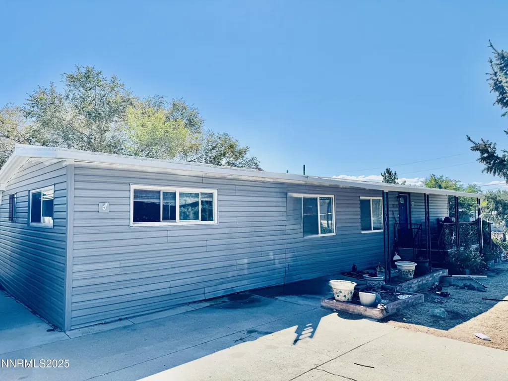 5570 Sidehill Sun Valley NV 89433